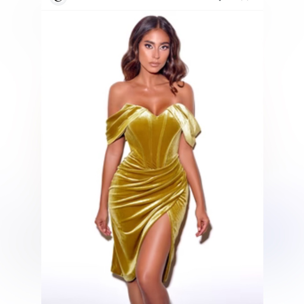 New Miss Circle OMARIA VELVET OFF SHOULDER CORSET DRESS Size‎ S M Small Sexy